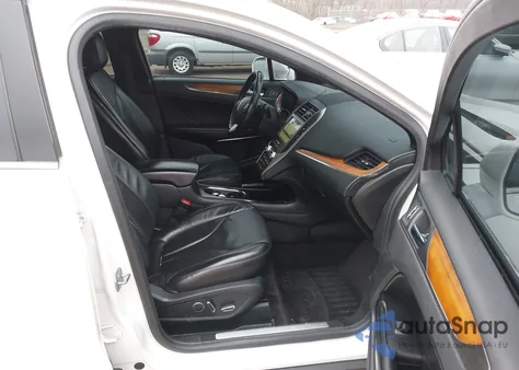 2017 Lincoln Mkc Reserve z USA, uszkodzony, nr VIN 5LMCJ3D97HUL68063